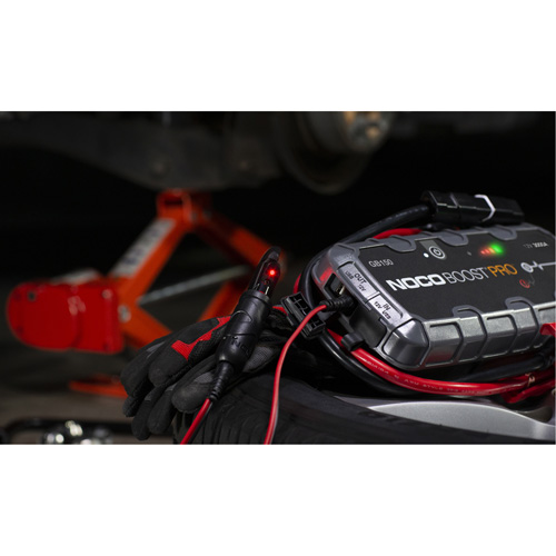 GB150 Boost&reg; Pro Jump Starter Sécurité Médic