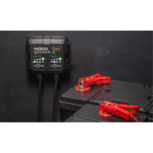 Genius&reg; 2X2 2-Bank, 4-Amp Battery Charger Sécurité Médic