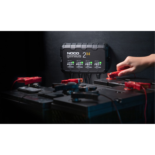 Genius&reg; 2X4 4-Bank, 8-Amp Battery Charger Sécurité Médic