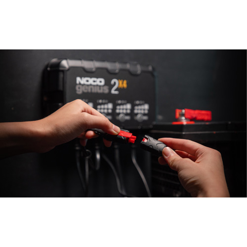 Genius&reg; 2X4 4-Bank, 8-Amp Battery Charger Sécurité Médic