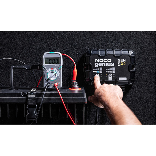 Genius&reg; Gen5X2 2-Bank, 10-Amp On-Board Battery Charger Sécurité Médic