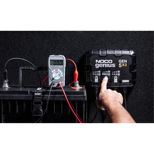 Genius&reg; Gen5X3 3-Bank, 15-Amp On-Board Battery Charger Sécurité Médic