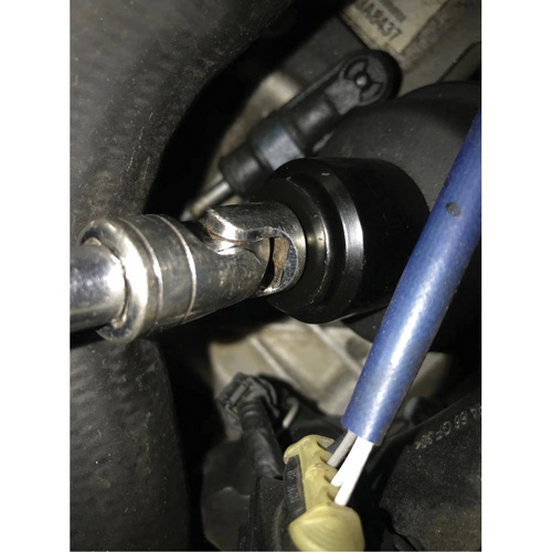 Douille pour filtre &agrave; carburant Cummins 6,7 L - 28 mm Sécurité Médic