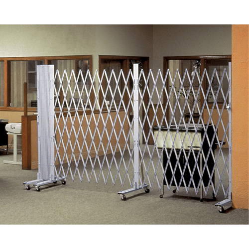 Barri&egrave;res extensibles portatives, Emboîtables, 72" lo x 72" h, Argent Sécurité Médic