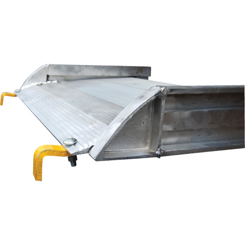 Aluminum Walk Ramp, 1000 lbs. Capacity, 38" W x 193-1/8" L Sécurité Médic