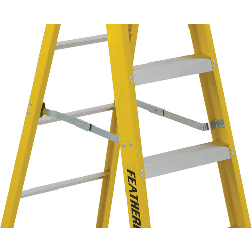 Industrial Heavy-Duty Stepladders (6900 Series), 4', Fibreglass, 300 lbs. Capacity, Type 1A Sécurité Médic