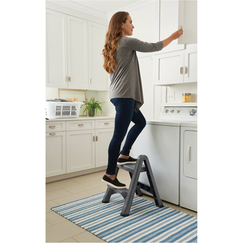 Folding Step Stool, 2 Steps, 19-1/2" x 20-1/2" x 22-3/4" High Sécurité Médic