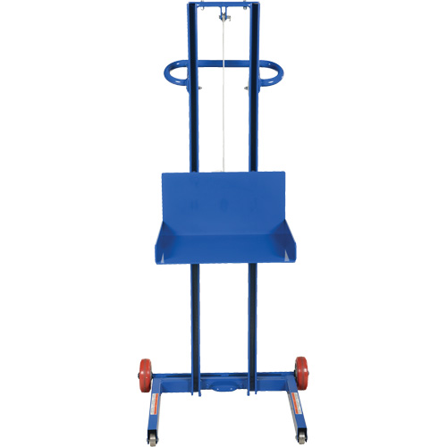 Plateforme &eacute;l&eacute;vatrice &agrave; profil bas pour charge l&eacute;g&egrave;re, M&eacute;canisme Treuil manuel, Capacit&eacute; de 400 lb, Levage max de 55" Sécurité Médic