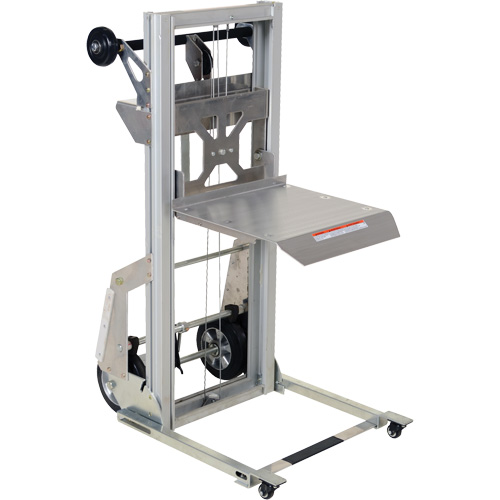 Appareil de levage portatif en aluminium, M&eacute;canisme Pompe au pied, Capacit&eacute; de 200 lb, Levage max de 61" Sécurité Médic