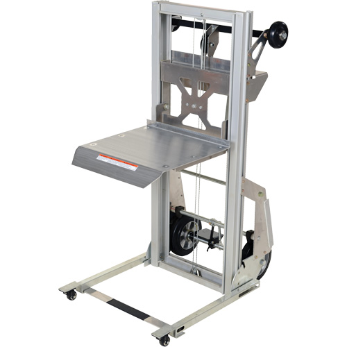 Appareil de levage portatif en aluminium, M&eacute;canisme Pompe au pied, Capacit&eacute; de 200 lb, Levage max de 61" Sécurité Médic