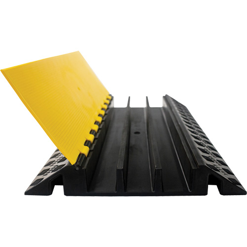 Powerhouse Heavy-Duty Straight Cable Protector, 3 Channels, 36" L x 19.75" W x 3" H Sécurité Médic
