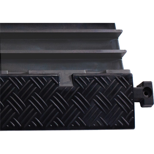Powerhouse Medium-Duty Straight Cable Protector, 5 Channels, 36" L x 19.63" W x 2.25" H Sécurité Médic