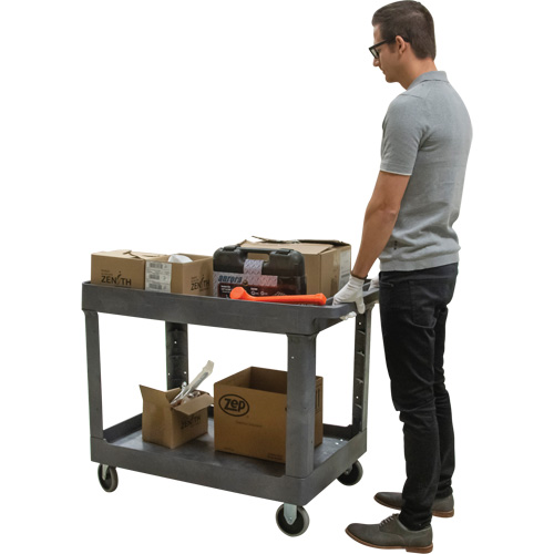 Chariot utilitaire pour l'entretien, 2 tiers, 24-5/8" x 32-1/2" x 40", Capacit&eacute; 550 lb Sécurité Médic