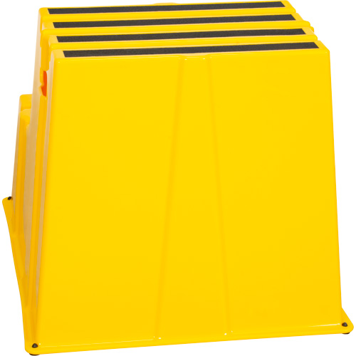 Industrial Step Stool, 2 Steps, 26" x 22-7/16" x 19-11/16" High Sécurité Médic