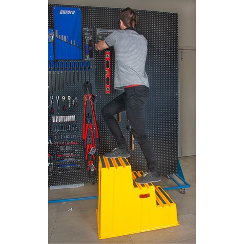 Industrial Step Stool, 3 Steps, 34-13/16" x 22-7/16" x 28-1/2" High Sécurité Médic