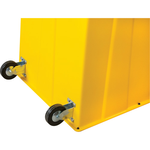 Industrial Step Stool, 4 Steps, 44" x 22-1/4" x 65-1/8" High Sécurité Médic