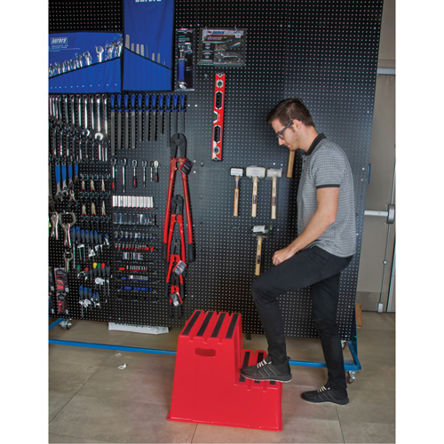 Industrial Step Stool, 2 Steps, 26" x 22-7/16" x 19-11/16" High Sécurité Médic