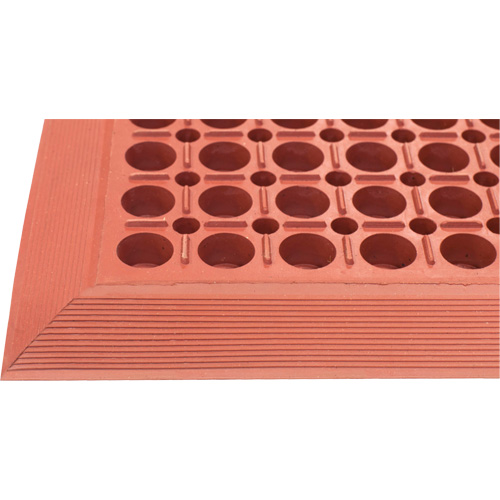 Competitor Series Mats, Slotted, 3' x 5' x 7/8", Orange, Natural Rubber Sécurité Médic