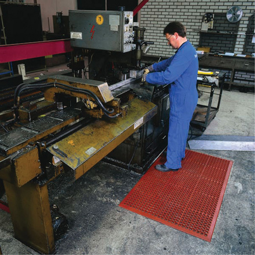Competitor Series Mats, Slotted, 3' x 5' x 7/8", Orange, Natural Rubber Sécurité Médic