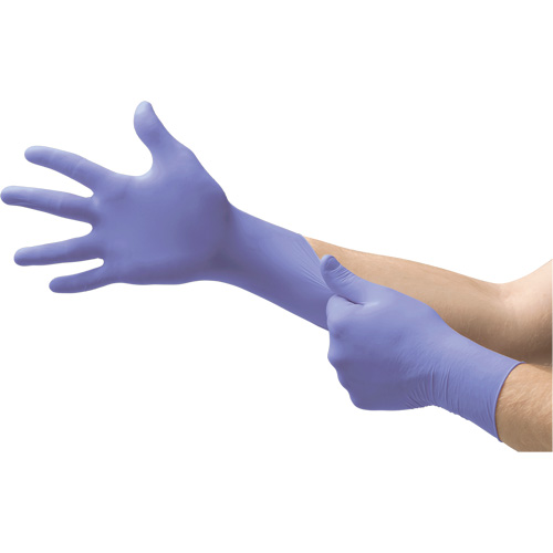 Supreno&reg; SE SU-690 Examination Gloves, Large, Nitrile, 7.1-mil, Powder-Free, Purple, Class 2 Sécurité Médic