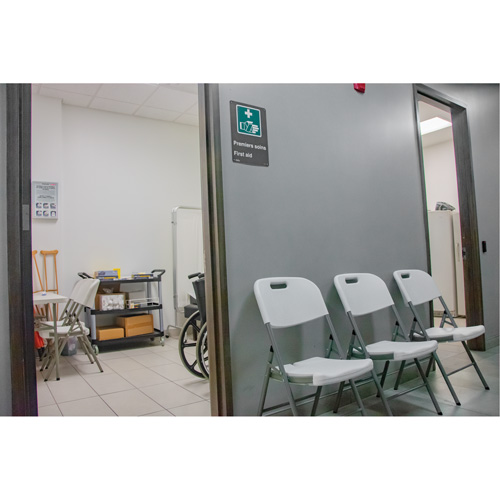 Chaises pliantes, Poly&eacute;thyl&egrave;ne, Blanc, Capacit&eacute; 350 lb Sécurité Médic