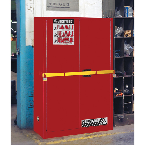 Armoire de rangement haute s&eacute;curit&eacute; avec barre en acier pour produits inflammables, 45 gal., 2 tablettes Sécurité Médic