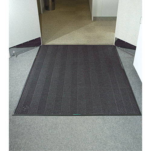 Tapis Waterhog Eco Elite, Essuie-pieds/grattoir, 6' x 8' x 3/8", Cendre grise Sécurité Médic