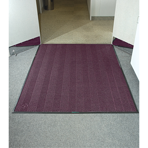 Waterhog&reg; Eco Elite Matting, Wiper/Scraper, 6' x 8' x 3/8", Maroon Sécurité Médic