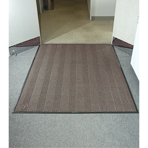 Waterhog&reg; Eco Elite Matting, Wiper/Scraper, 4' x 8' x 3/8", Chestnut Brown Sécurité Médic