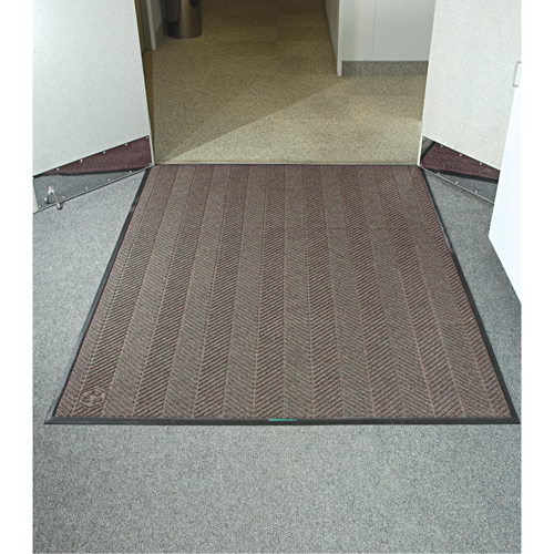 Waterhog&reg; Eco Elite Matting, Wiper/Scraper, 4' x 20' x 3/8", Chestnut Brown Sécurité Médic