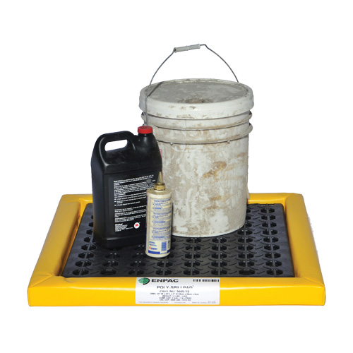Poly-Spillpad Pads, 55-1/2" L x 55" W x 2-1/2" H, 12 US gal. Spill Capacity Sécurité Médic