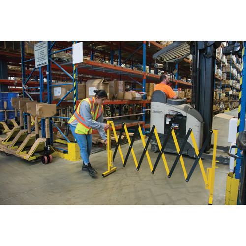Expandable Barrier, 37" H x 11' L, Black/Yellow Sécurité Médic