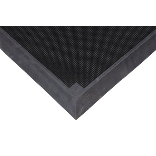 Foot Sanitizing Matting, Rubber, 2-2/3' W x 3-1/4' L x 2-1/2" Thick, Black Sécurité Médic