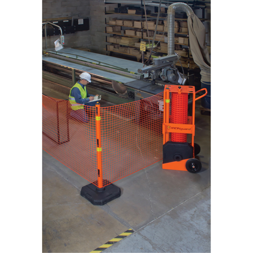 Portable Safety Zone, 100' L, Steel, Orange Sécurité Médic