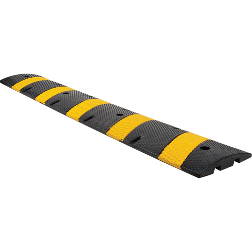 Speed Bump, Rubber, 6' L x 11-3/4" W x 2" H Sécurité Médic