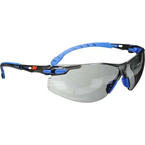 Lunettes de s&eacute;curit&eacute; Solus avec lentilles Scotchgard, Lentille Grise/fum&eacute;e, Antibu&eacute;e, R&eacute;pond ou surpasse la norme CSA Z94.3 Sécurité Médic