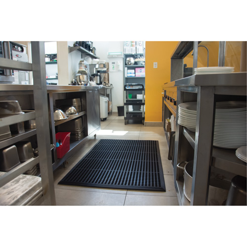 Anti-Fatigue Matting, Slotted, 3' x 5' x 7/8", Black, Natural Rubber Sécurité Médic
