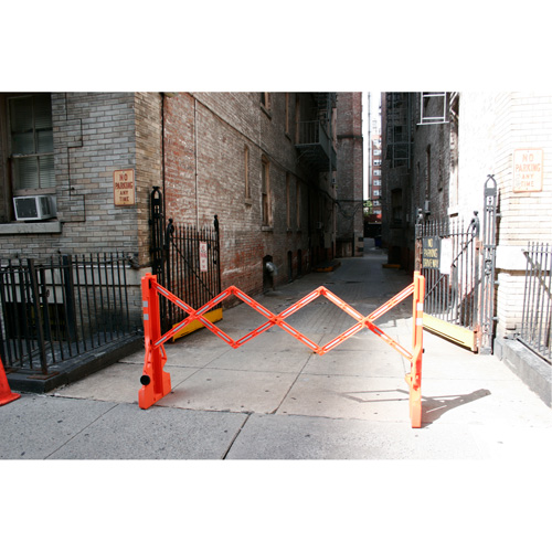 Multi-Gate Barricade, 43" H x 90" L, Orange Sécurité Médic