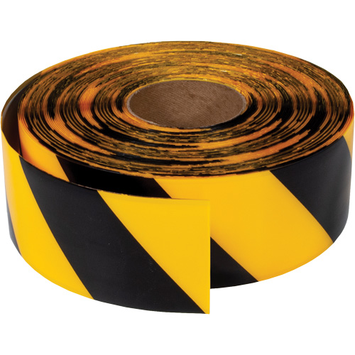 Ruban de marquage tr&egrave;s r&eacute;sistant pour plancher ArmorStripe, 3" x 100', PVC, Noir et jaune Sécurité Médic