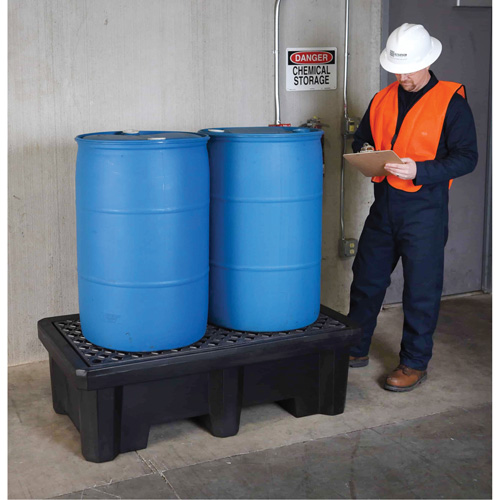 Ultra-Spill Pallet mod&egrave;le &eacute;conomique, 2 barils, Capacit&eacute; de d&eacute;versement 66 gal. US, 53" x 29" x 16,5" Sécurité Médic