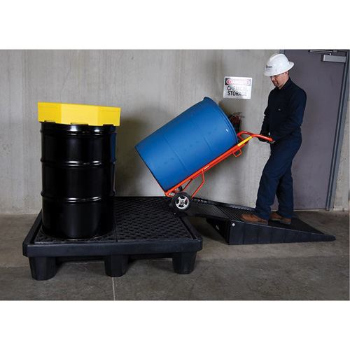 Ultra-Spill Pallet mod&egrave;le &eacute;conomique, 4 barils, Capacit&eacute; de d&eacute;versement 66 gal. US, 53" x 53" x 11,8" Sécurité Médic