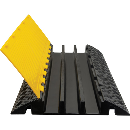Polyurethane Cable Protector, 3 Channels, 35.43" L x 19.69" W x 3" H Sécurité Médic