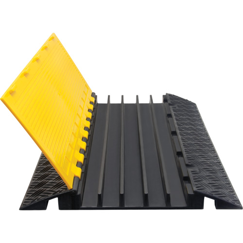 Polyurethane Cable Protector, 5 Channels, 35.43" L x 19.69" W x 2" H Sécurité Médic
