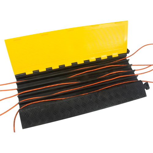 Polyurethane Cable Protector, 5 Channels, 35.43" L x 19.69" W x 2" H Sécurité Médic