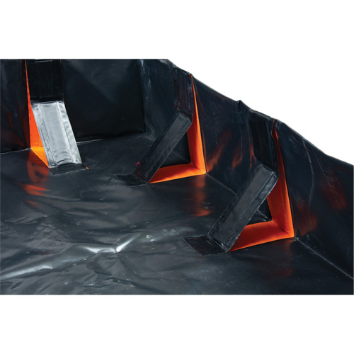 IBX Wall Pop-Up Berm, 268 US gal. Capacity, 6' W x 6' L x 12" H, Snap-Up Bracket Sécurité Médic
