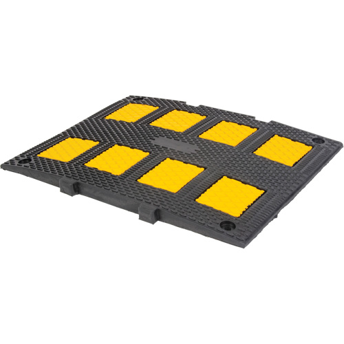 Middle Speed Hump, Rubber, 3' L x 20" W x 2" H Sécurité Médic