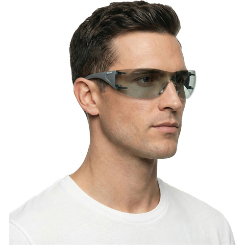 Adapt Lite Safety Glasses, Indoor/Outdoor Lens, Anti-Fog/Anti-Scratch, ANSI Z87+/Meets/Exceeds CSA Z94.3 Sécurité Médic