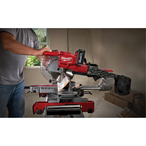 M18 Fuel Dual Bevel Sliding Compound Mitre Saw Kit Sécurité Médic
