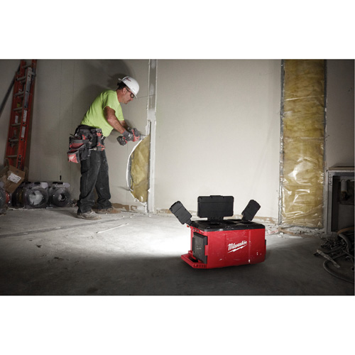 M18 Packout Light/Charger, LED, 3000 Lumens Sécurité Médic