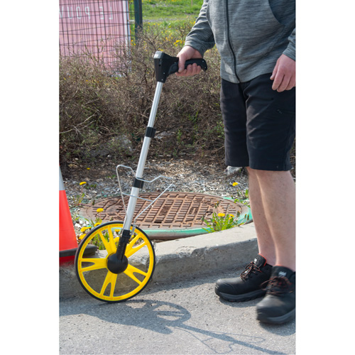 Digital Distance Measuring Wheel, 12.5"/31.8 cm, 99999.9 m Range, Feet/Metres Sécurité Médic